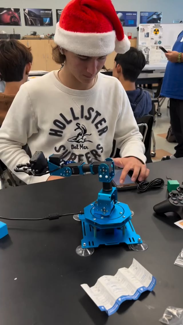 Student's robotic arm attempt fails