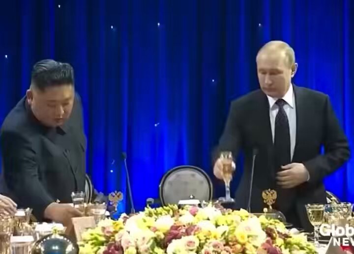 金正恩与普京碰杯