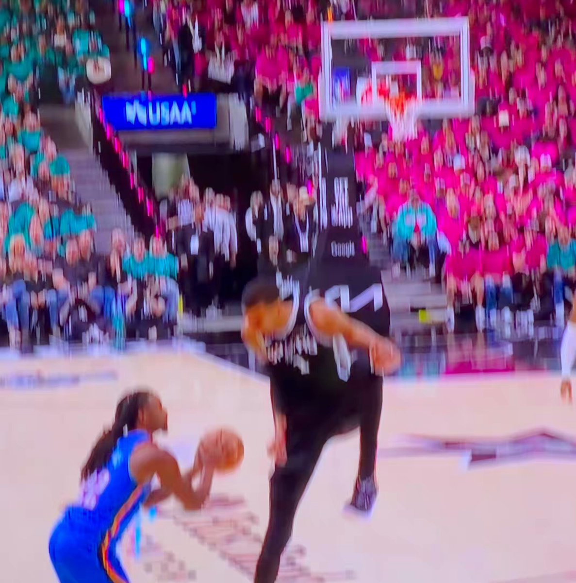NBA全明星赛：裁判哨响下的争议瞬间