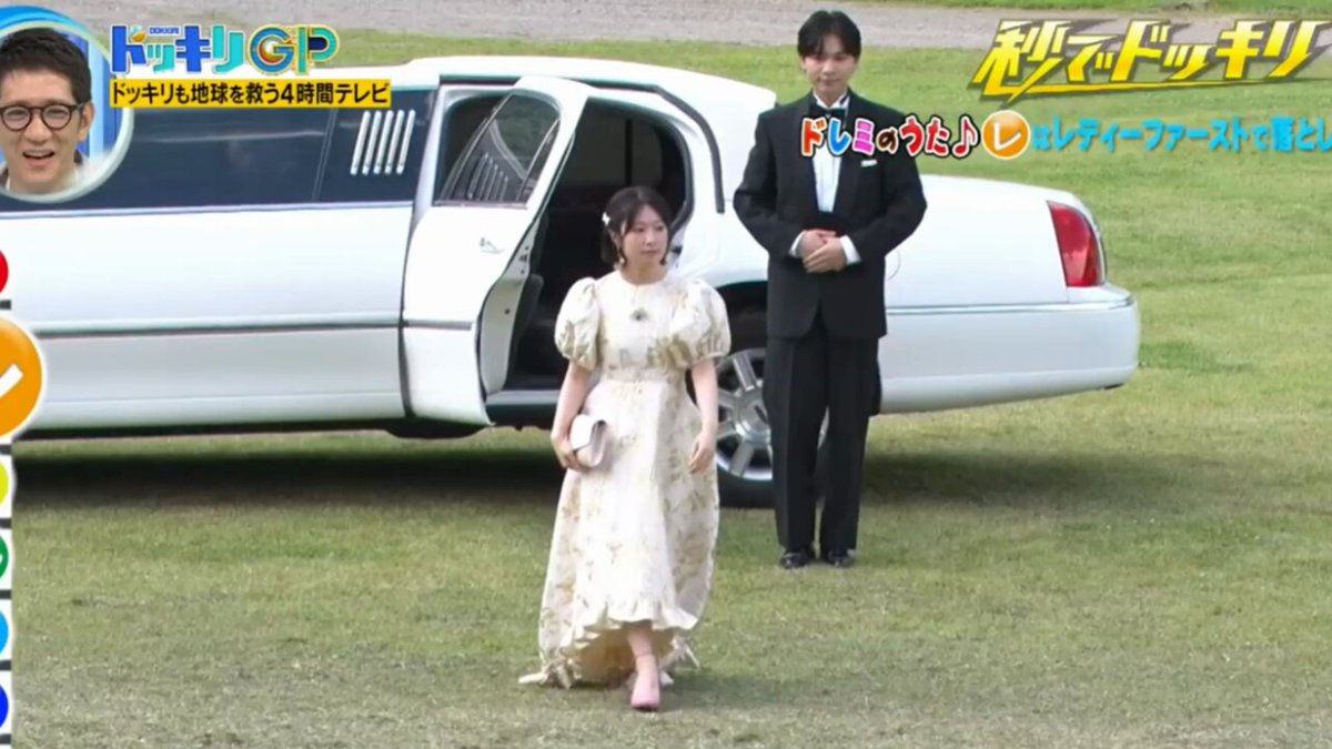 Japanese prank show: Woman falls into a pit